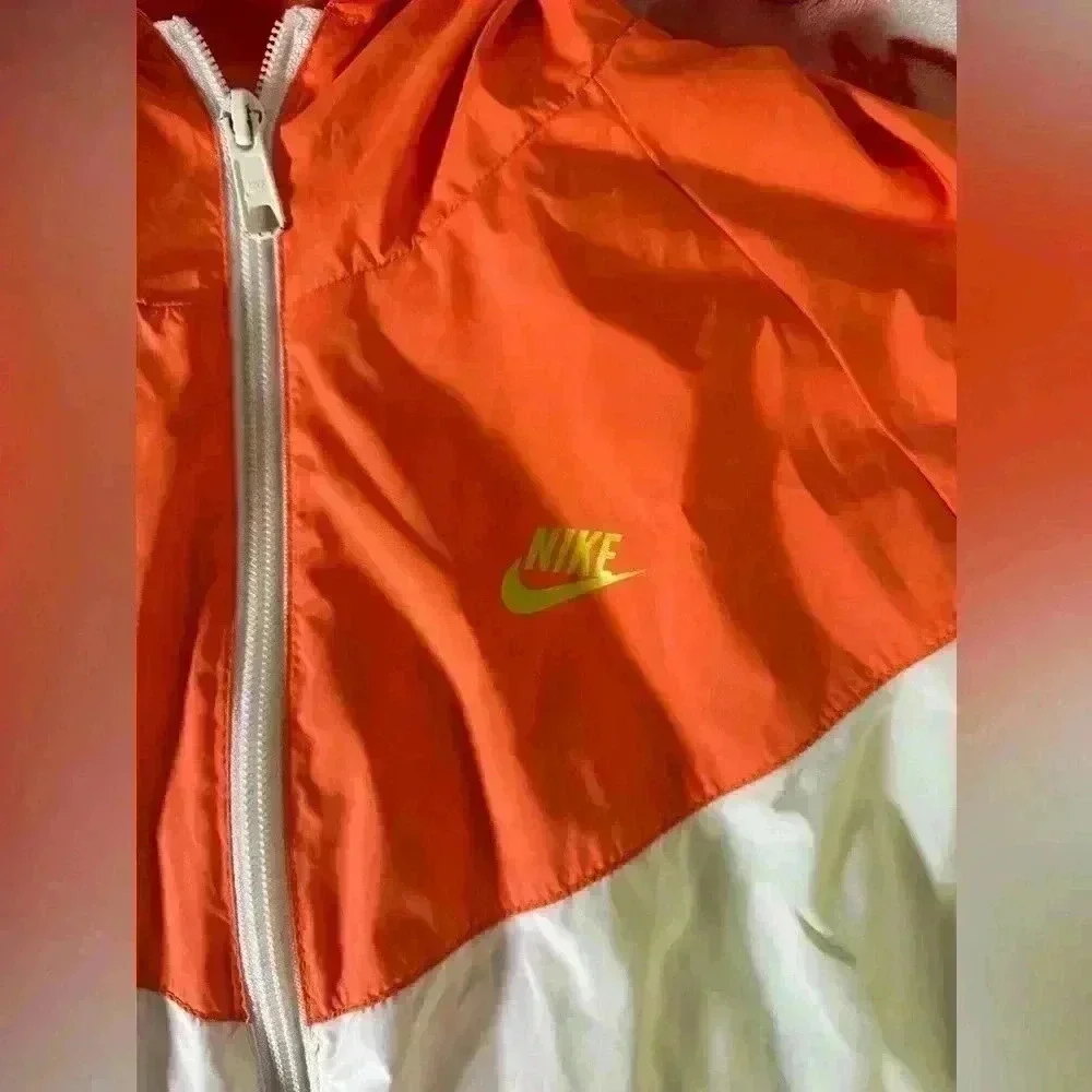 Vintage Nike windbreaker size medium